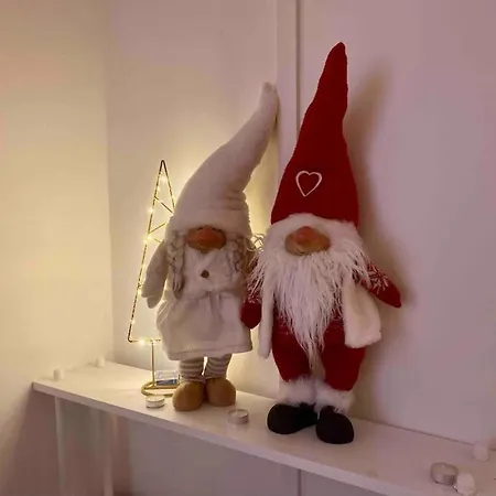 36m2 Unit In Center Hki ~15 Min Walk To Center Lejlighed